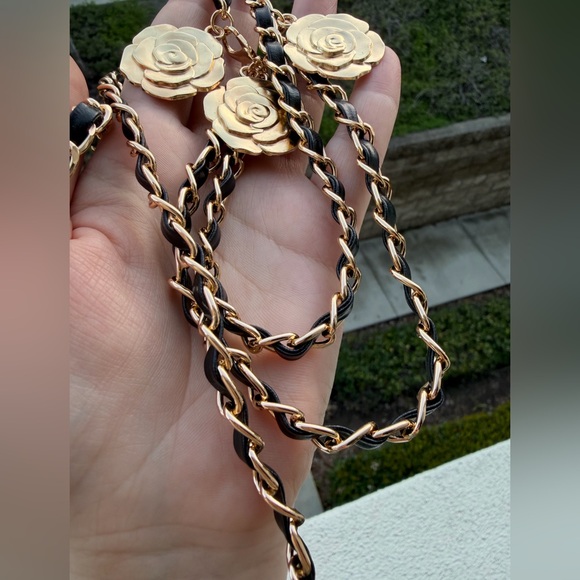 Chain Belt with Medallion Charm - Picture 3 of 4
